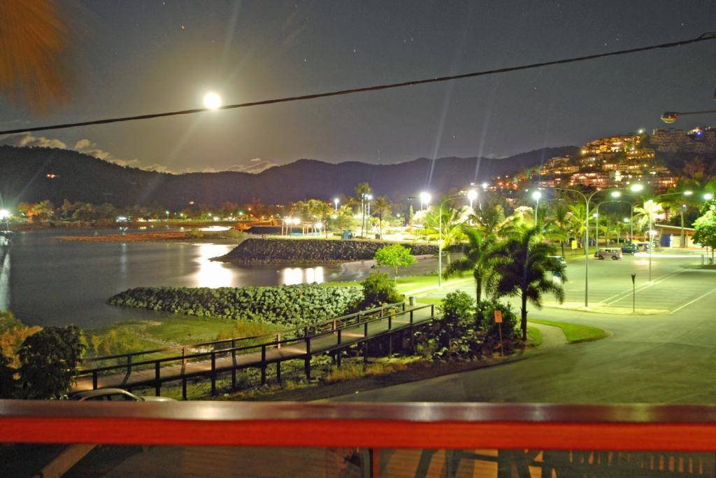 Airlie Waterfront Bed & Breakfast Airlie Beach Exterior foto