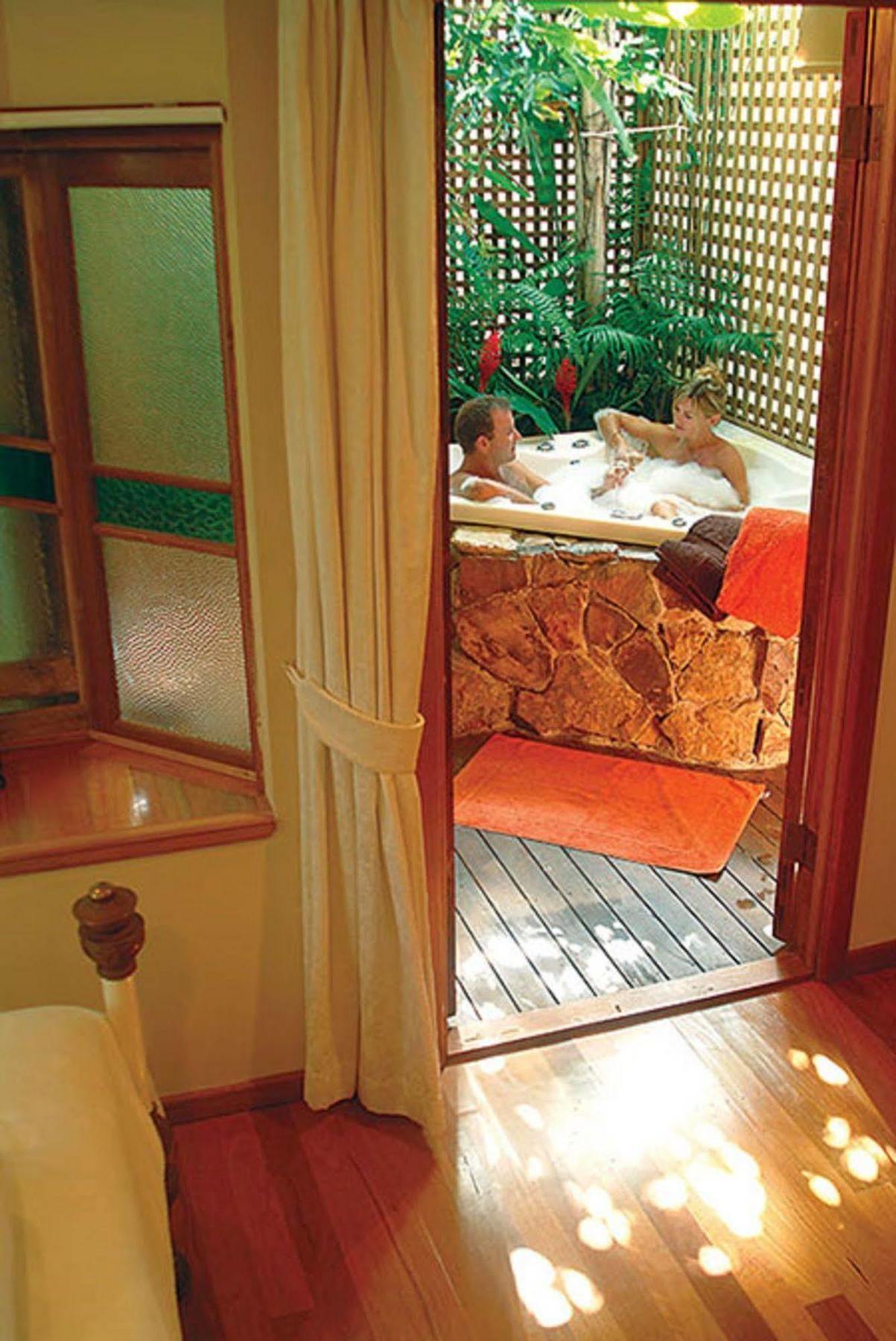 Airlie Waterfront Bed & Breakfast Airlie Beach Exterior foto