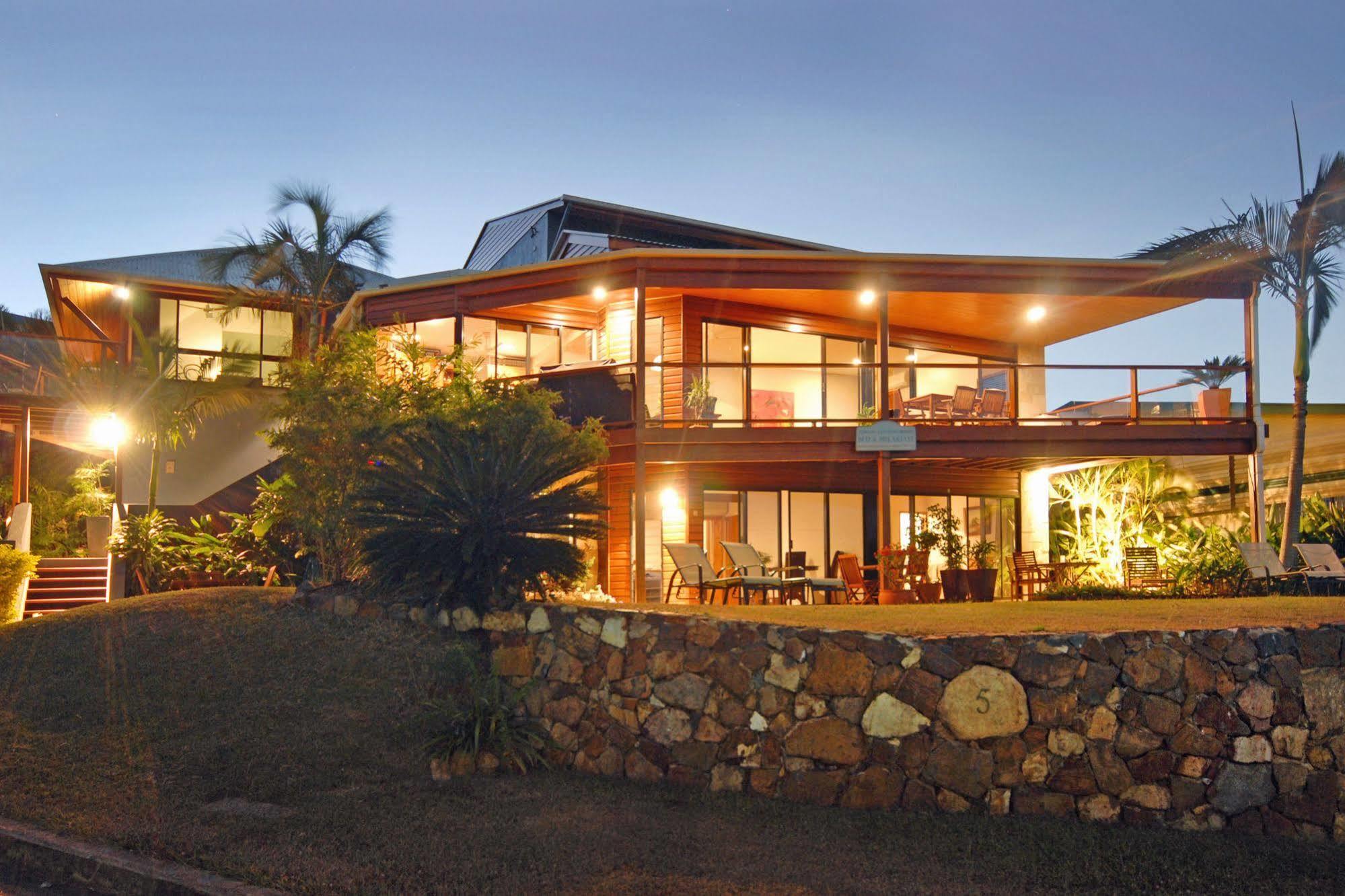 Airlie Waterfront Bed & Breakfast Airlie Beach Exterior foto